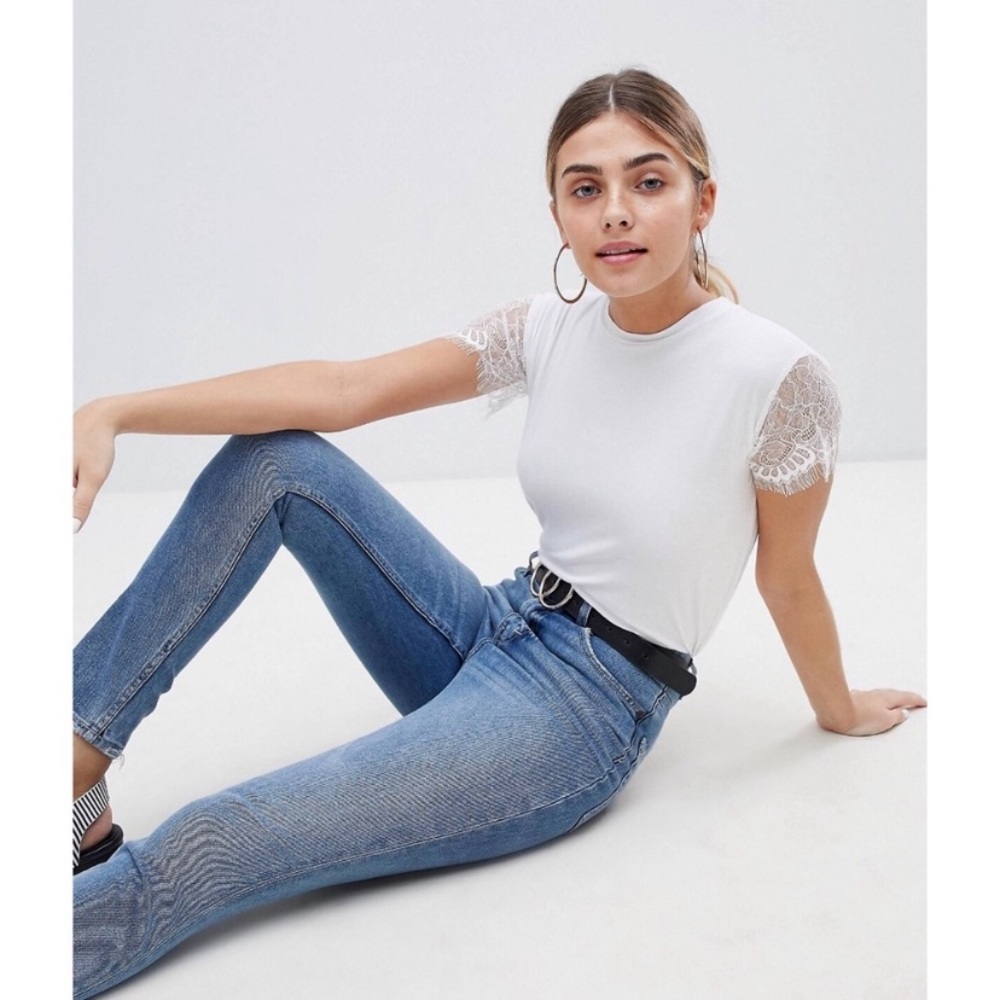 Prettylittlething White Lace Sleeve T Shirt 8